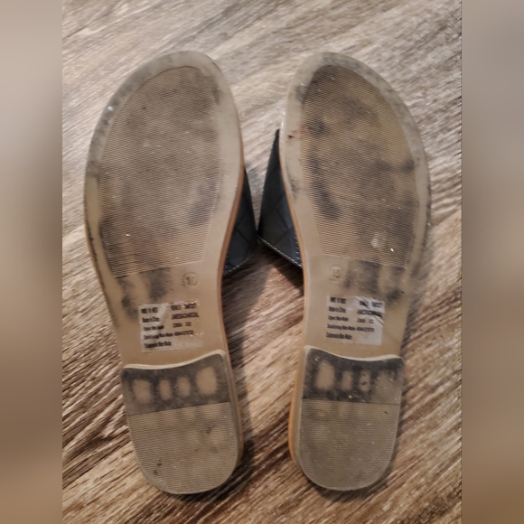 Sonoma Black and Tan Quilted Sandals - Picture 2 of 2